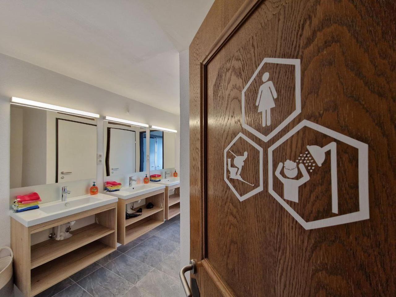 Stanton Hostel *