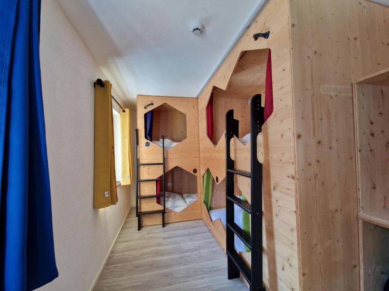Stanton Hostel *